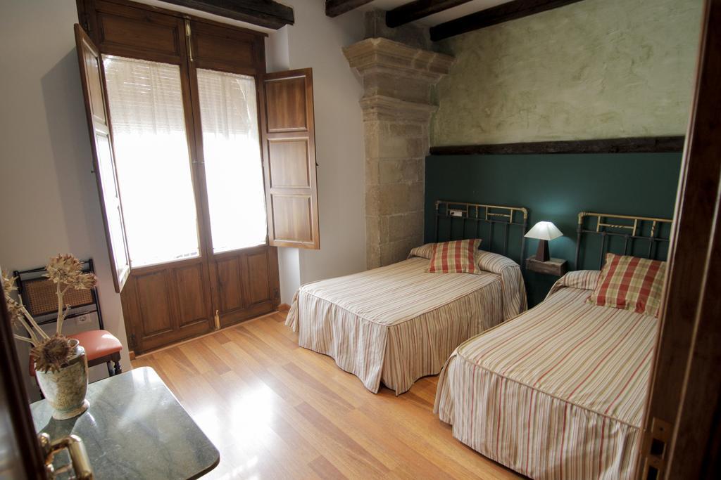 Vivienda Turistica Yamaries Hotel Úbeda Exterior foto