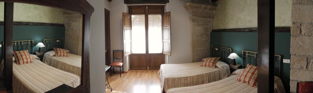 Vivienda Turistica Yamaries Hotel Úbeda Exterior foto